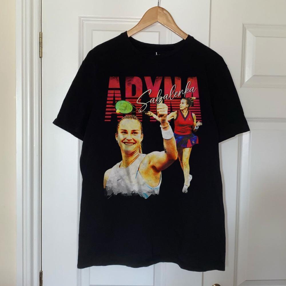 Aryna Sabalenka Tennis Champion Graphic Sports Fan Unisex Black T-Shirt - Picture 1 of 4